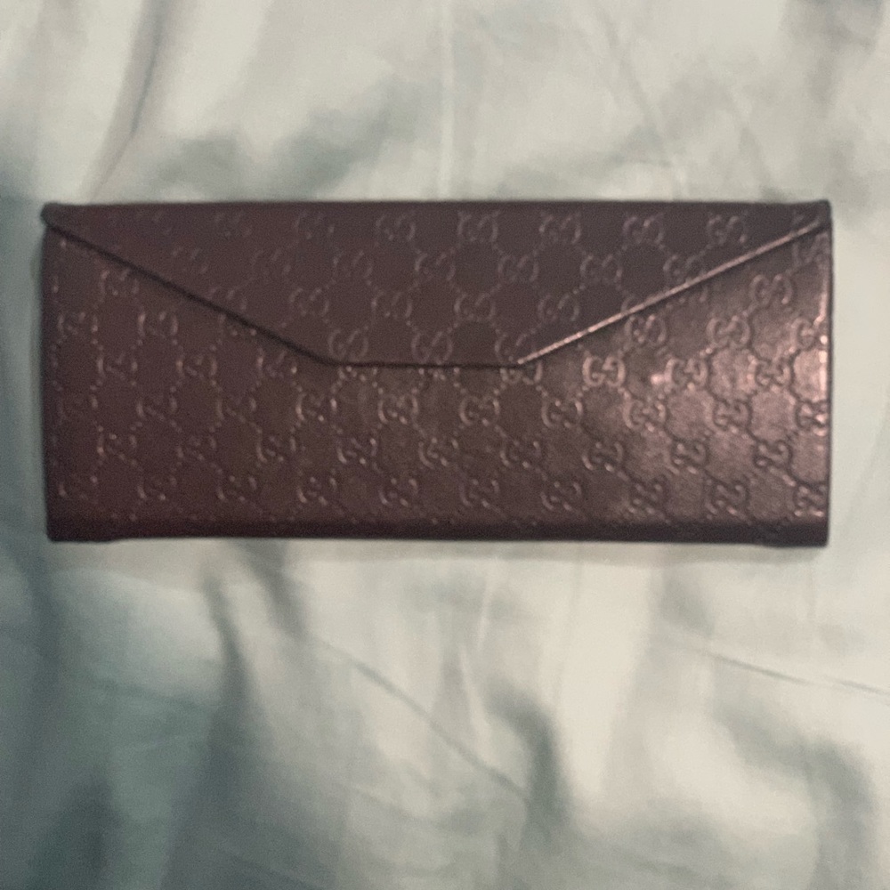 GUCCI FOLDABLE SUNGLASS CASE
